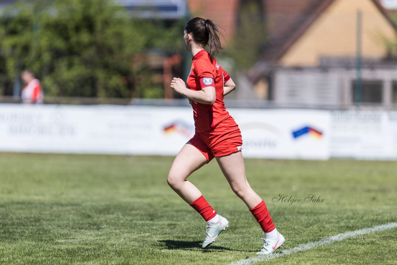 Bild 313 - F TSV Zarpen - Holstein Kiel II : Ergebnis: 2:6